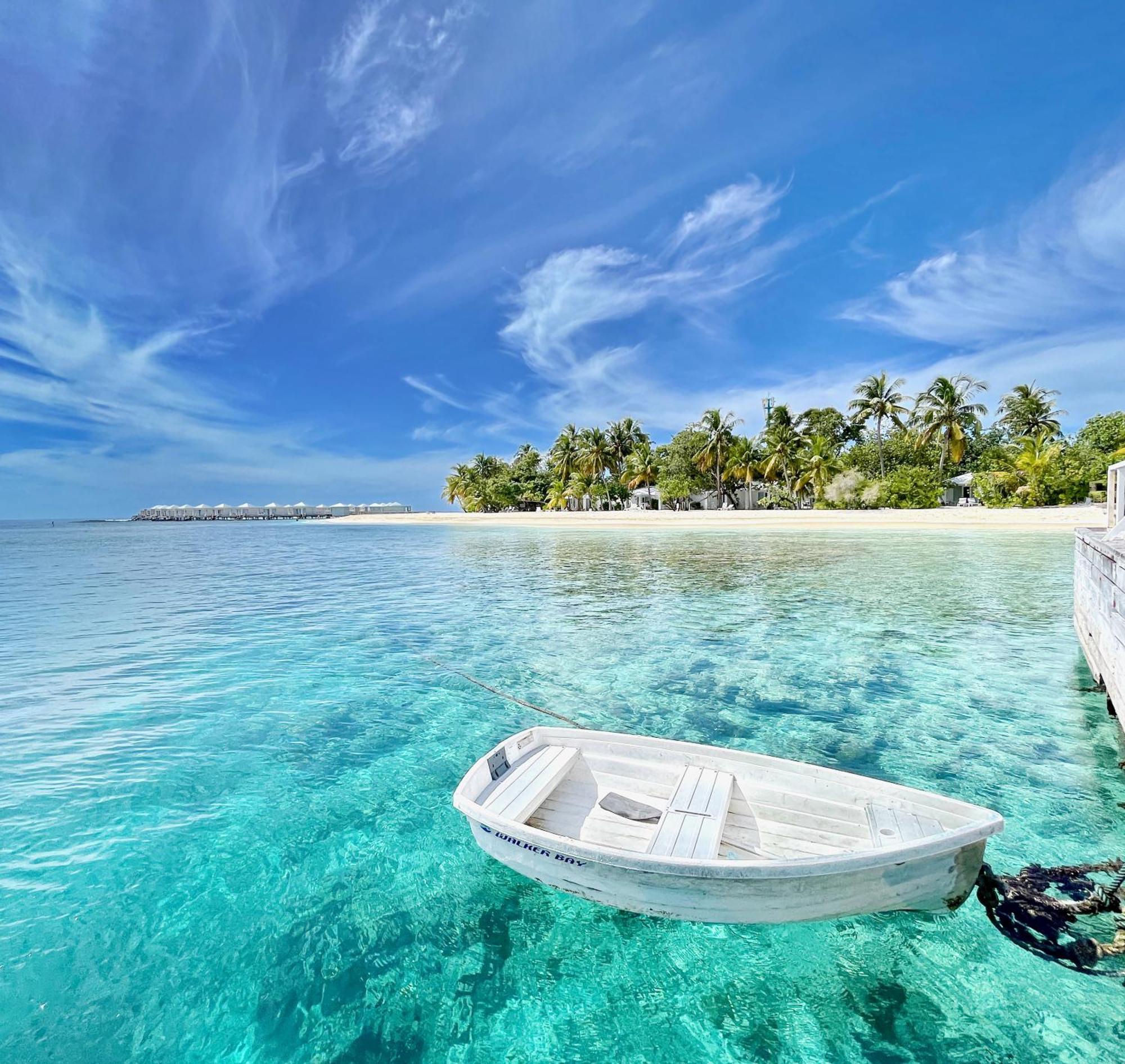 Sandies Bathala Bathala Island
