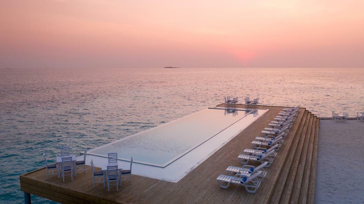 Resort Sandies Bathala Bathala Island