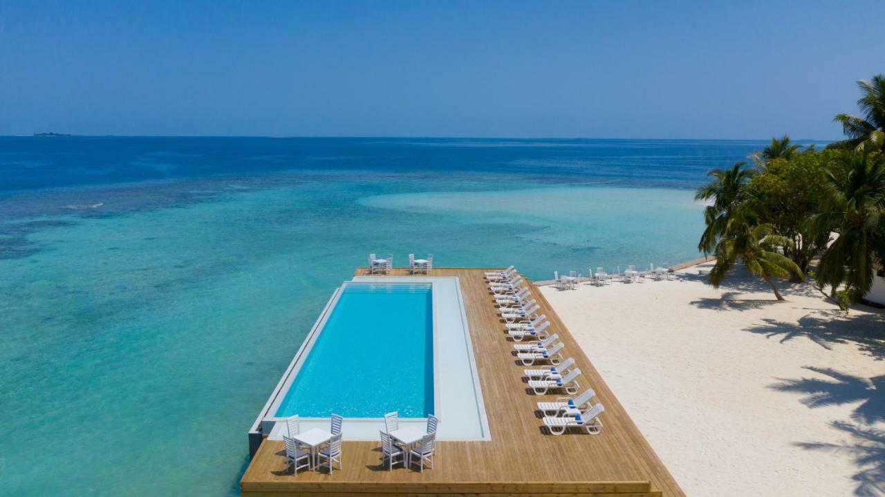 Sandies Bathala Resort 4*